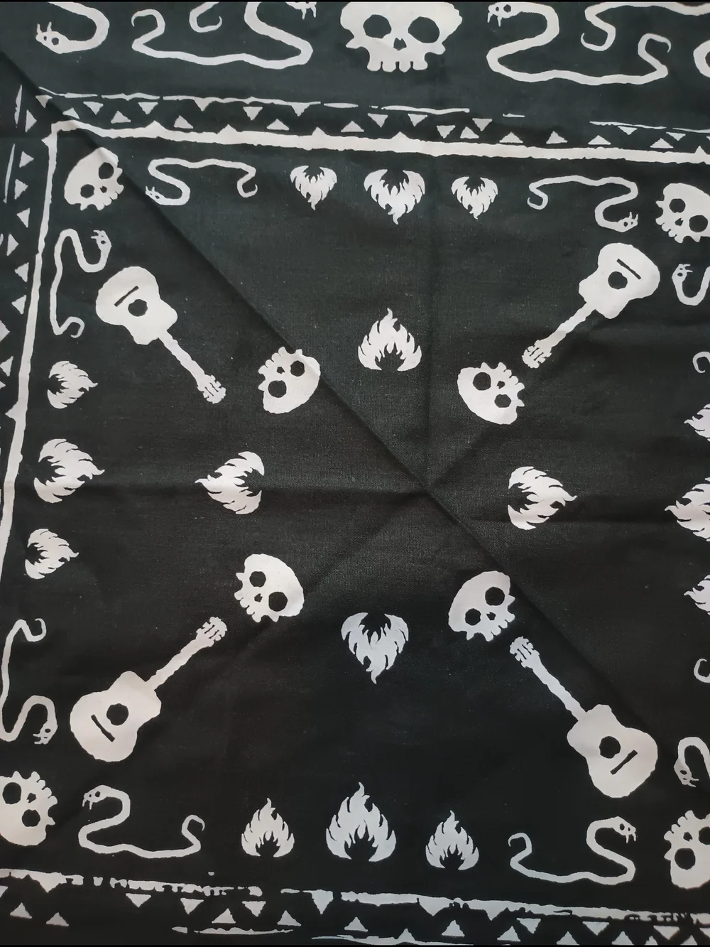 House Of Blues Black & White Skull Guitar Bandana